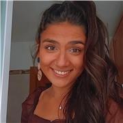 Enseño el español a extranjeros que necesitan una ayuda para sus estudios y vida social